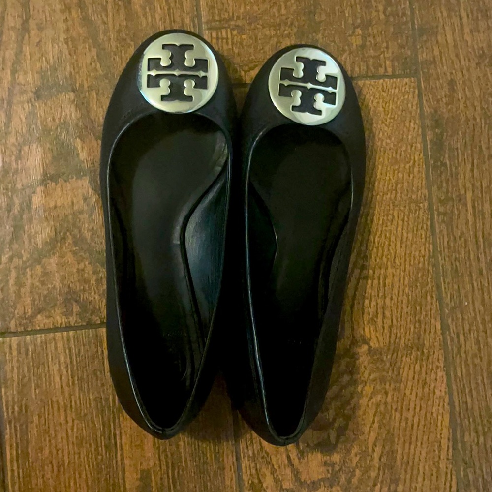 Tory Burch Flat. Like new.
